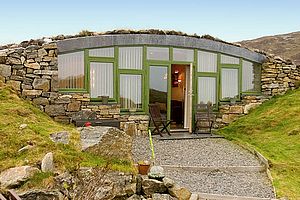 Western Isles self catering Earth House